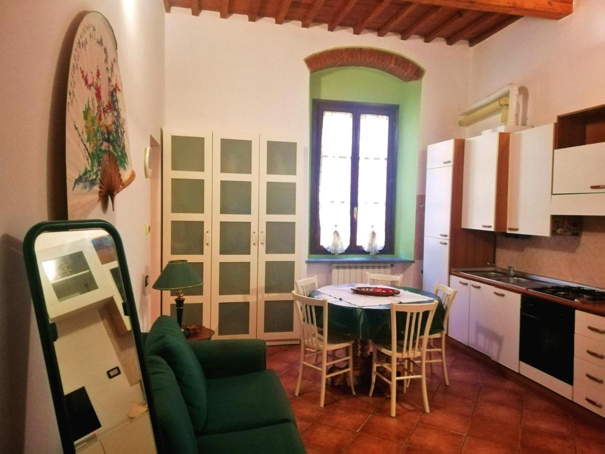 La Casa Di Giosue Livorno Exterior foto