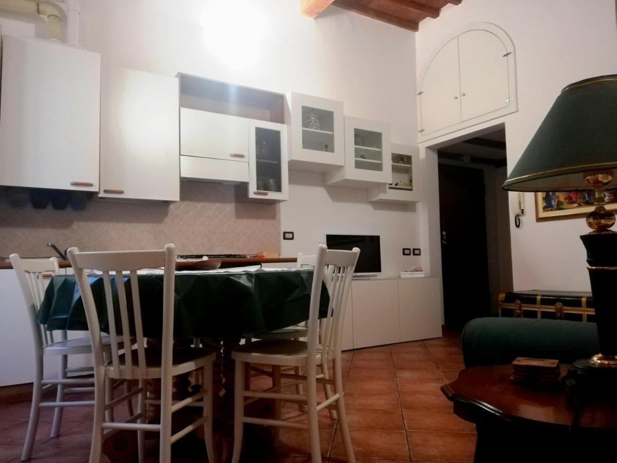 La Casa Di Giosue Livorno Exterior foto